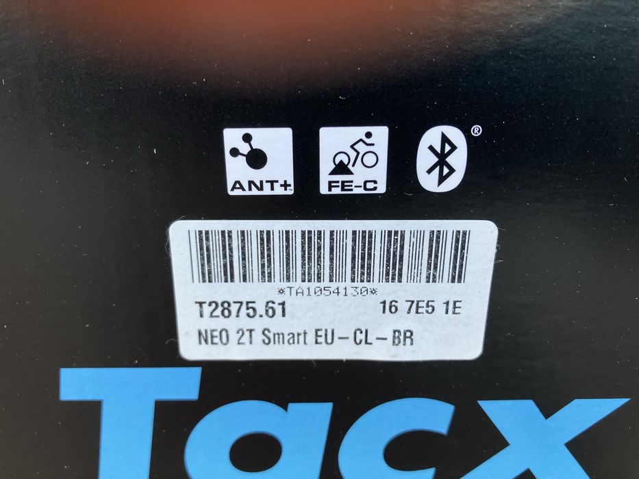 Król Tacx Neo 2T. Interaktywny trenażer na kasetę Direct Drive. Gwar.