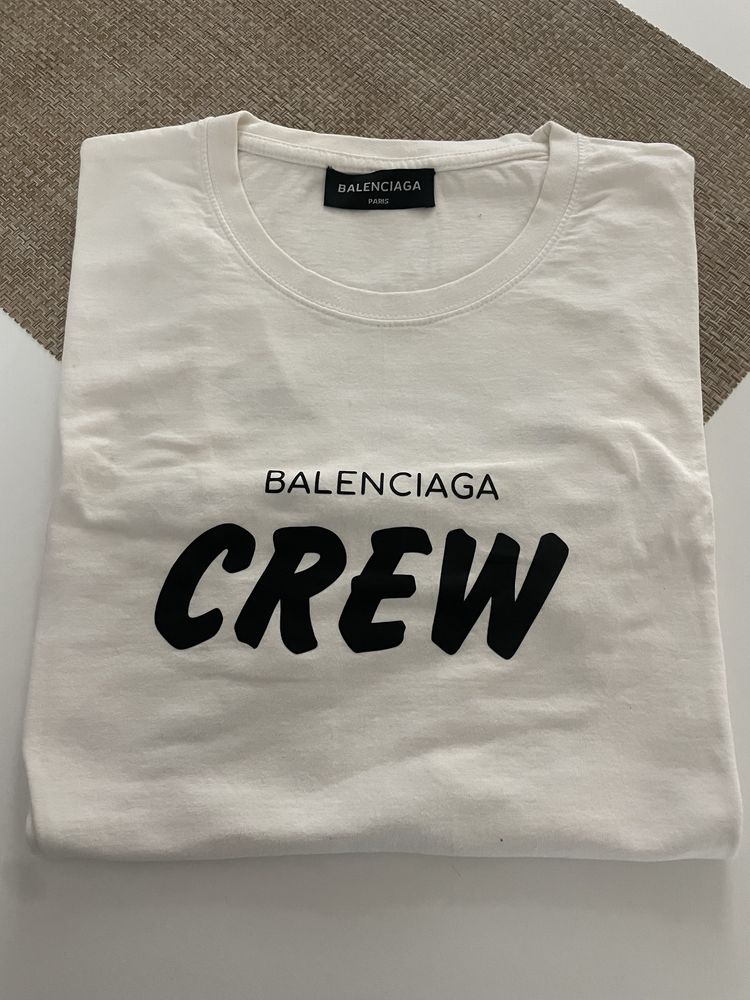 6 T shirts Balenciaga