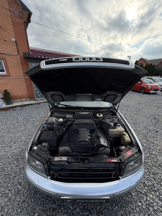 Audi A8 гарний стан