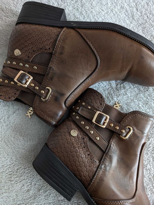 Brązowe eleganckie buty botki kozaki jak skóra węża ćwieki XTI  39