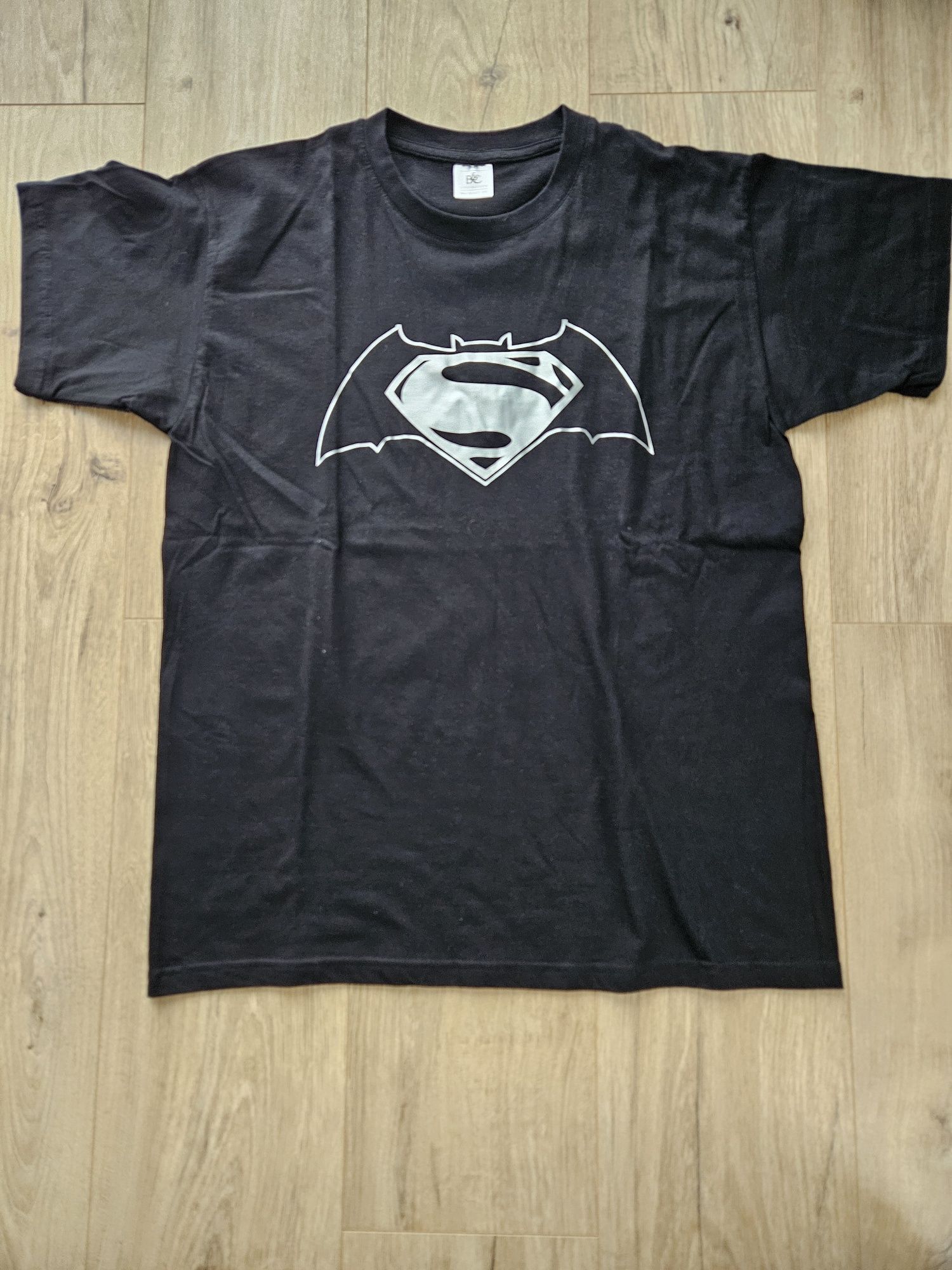 T-shirt Batman vs Superman  rozmiar M