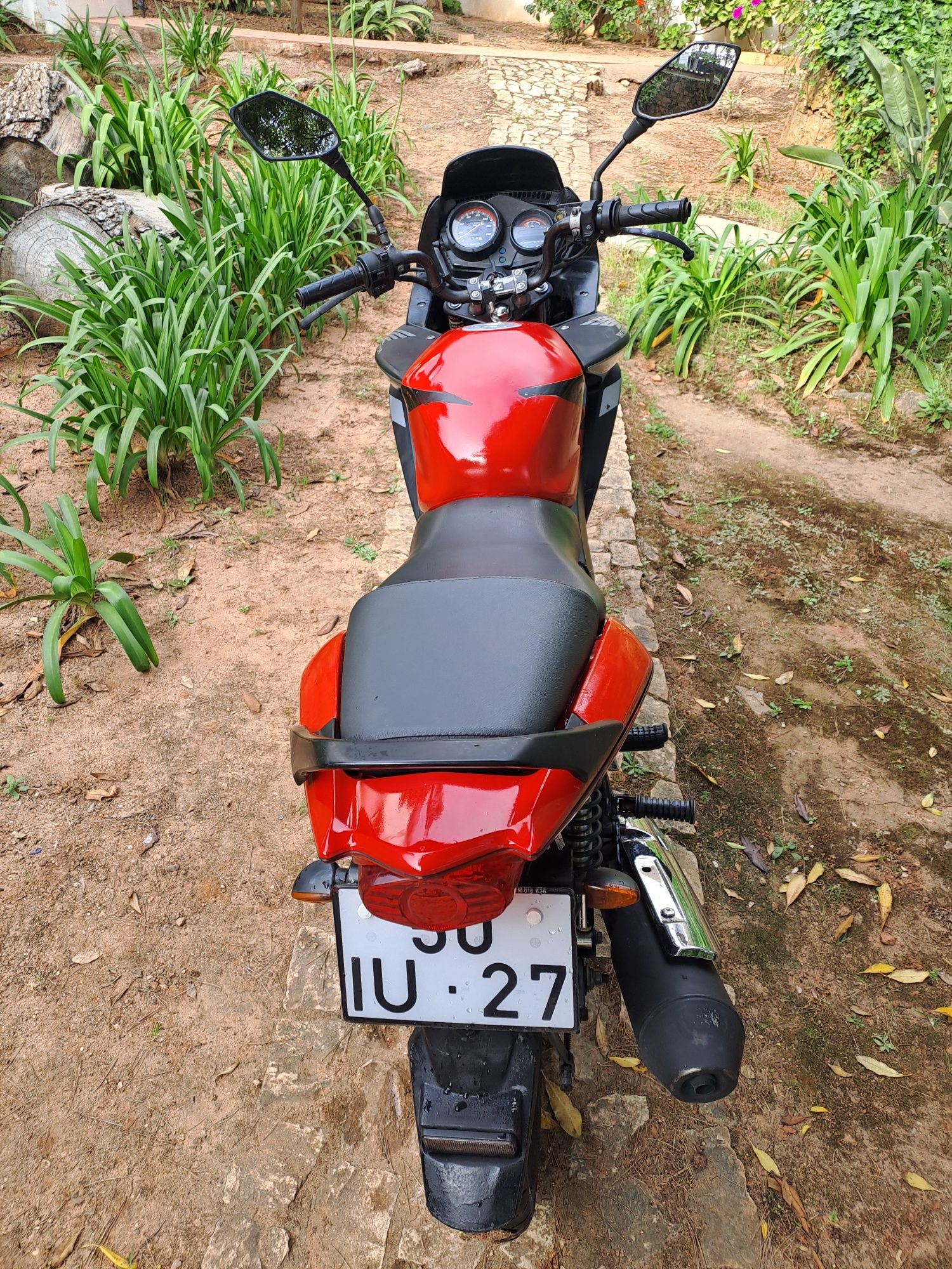 Honda cbf 2010  impecável