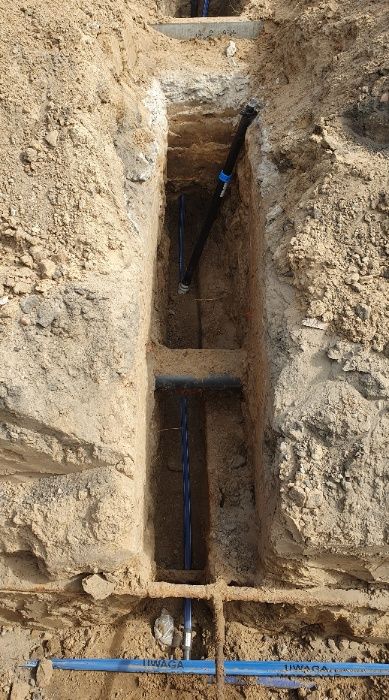 Usługi koparko-ładowarkąPzyłącza wody i przyłacza kanalizacji