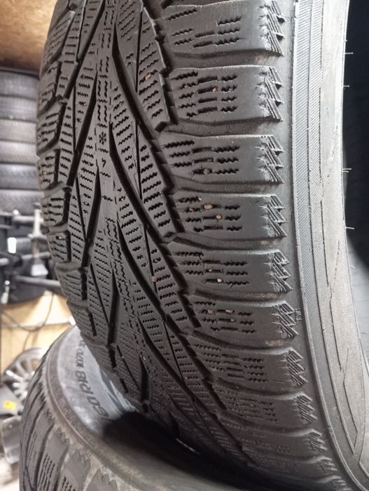 235/60 р 18 зима. Nokian.