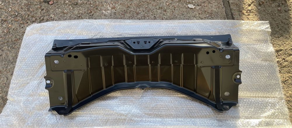 Панель задняя TESLA MODEL Y 1487742-00-F 1487744-00-C