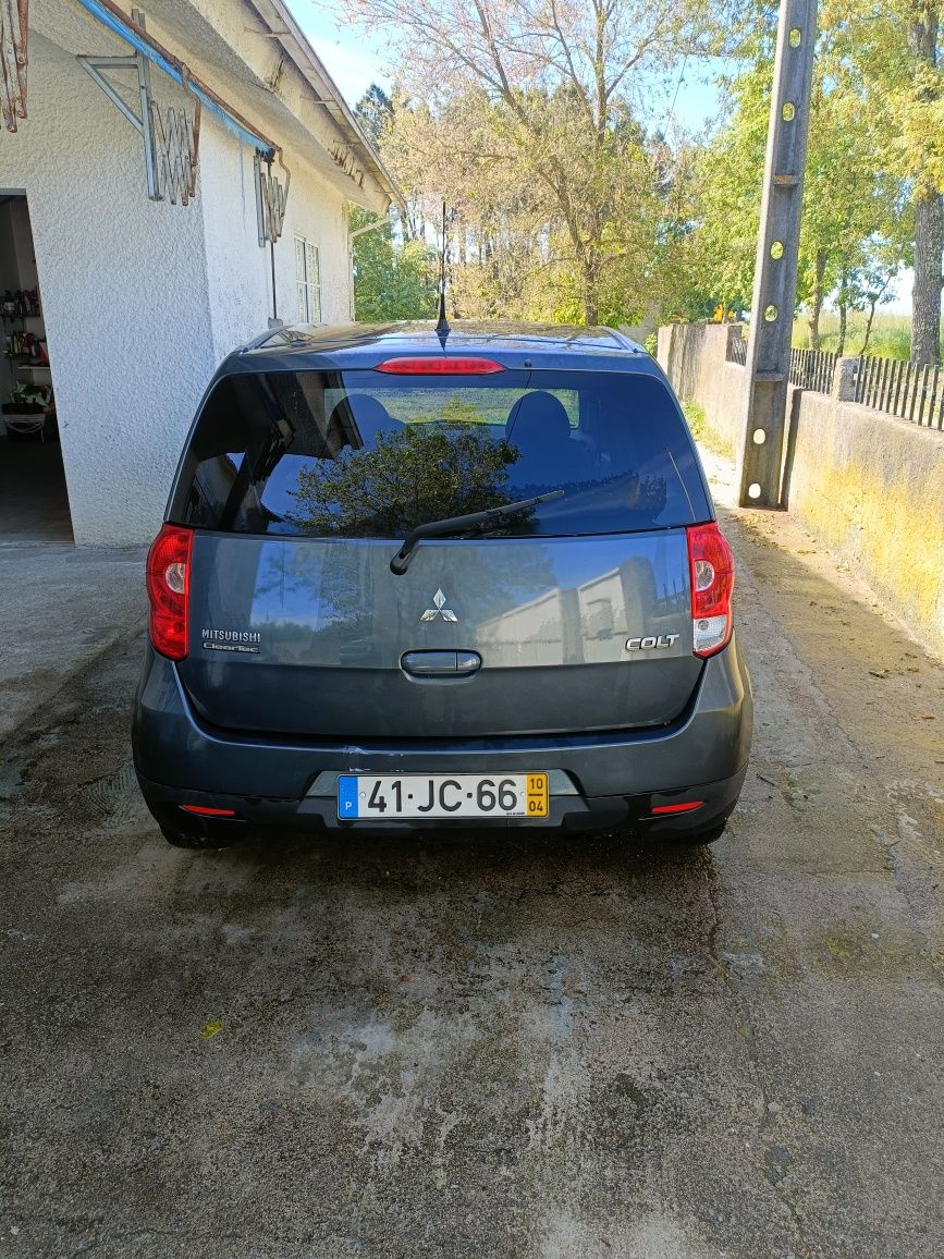 Mitsubishi colt a preço de saldos