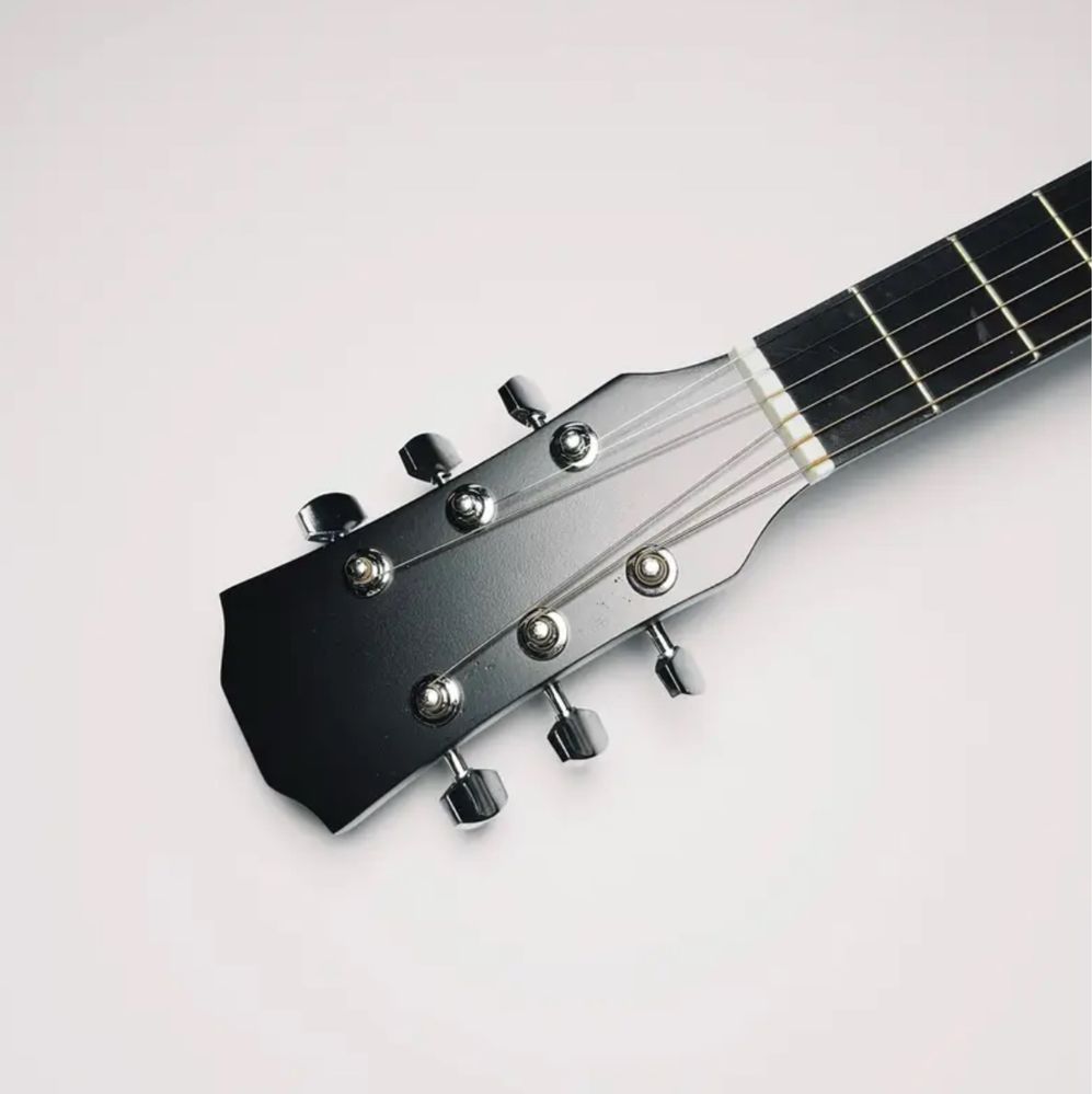 Gitara akustyczna – matowa czerń | Lekka i wygodna