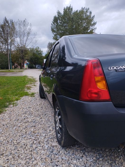 Автомобіль dacia logan