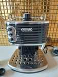 Ekspres do kawy kolbowy Delonghi Scultura ECZ 351.GY