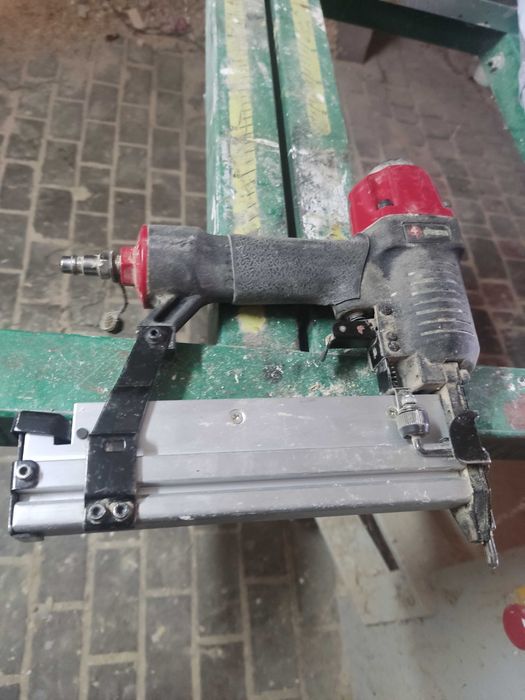 Ottensten woździarka pneumatyczna