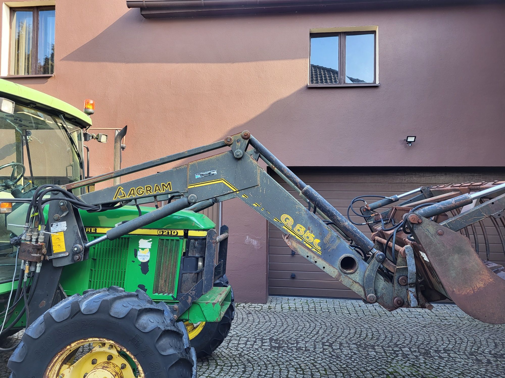 Ładowacz czołowy tur John deere 6210 Agram