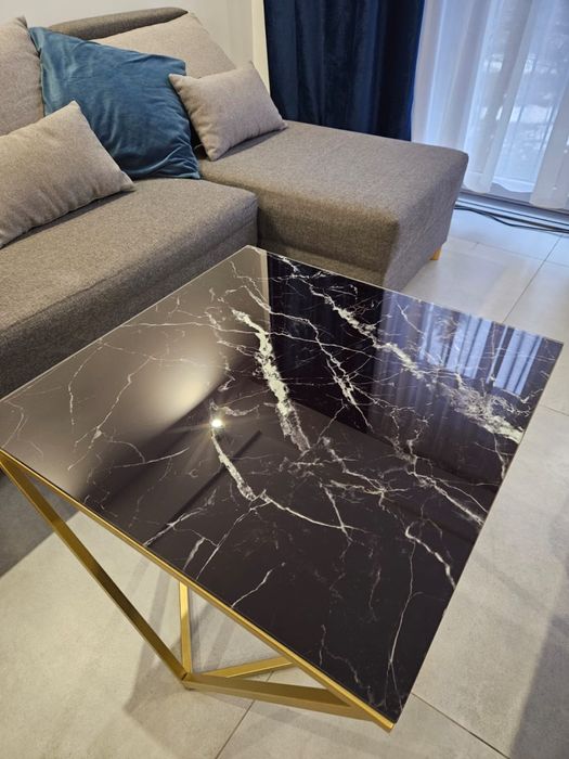 Stolik kawowy glamour czarny blat zlote nogi