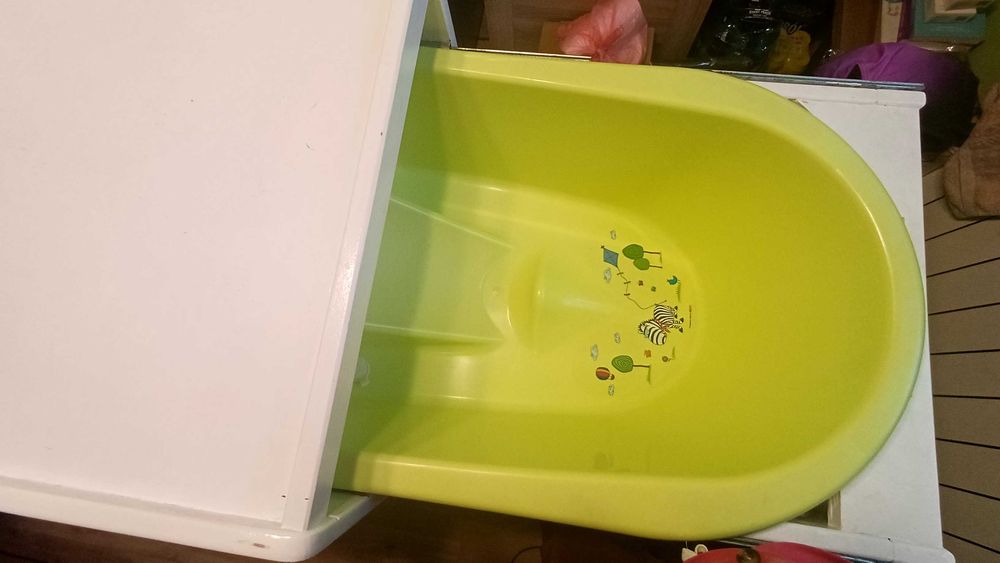 Przewijak z wanienka