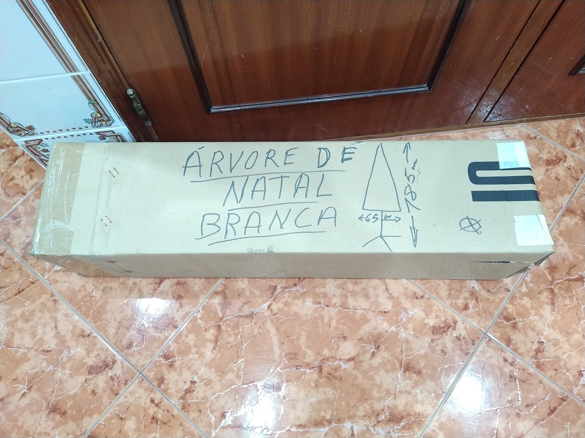 Árvore de natal branca 1, 85cm x 65cm casa quarto T3 carro apartamento