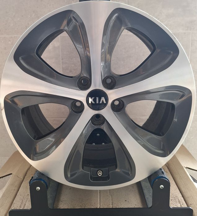 PF 141 Felga 18 Kia Carens Rondo Alufelga 5×114.3 Pojedyńcza 53,5 ET