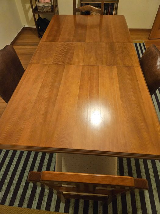 Mesa de sala de jantar