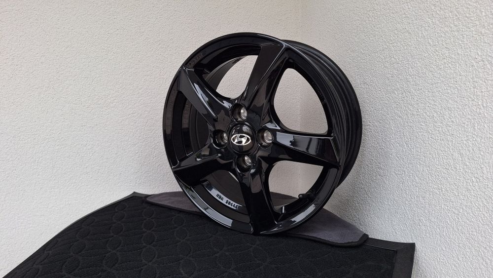 Nowe Alufelgi 4x100 R15 Hyundai i10 i20 Kia Rio Stonic Picanto