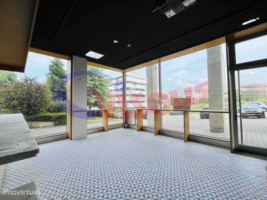 Loja de Rua Oliveira do Douro