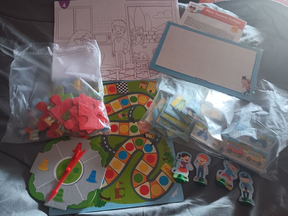 Mesa Infantil Clementoni Dobrável c/ atividades