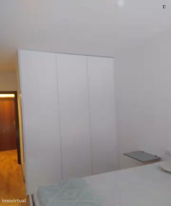Quarto - localizado em Guimaraes