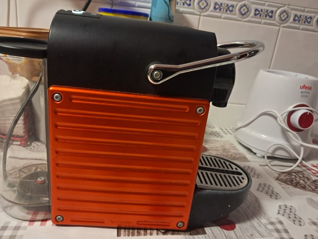 Máquina de café muito bom estado.
