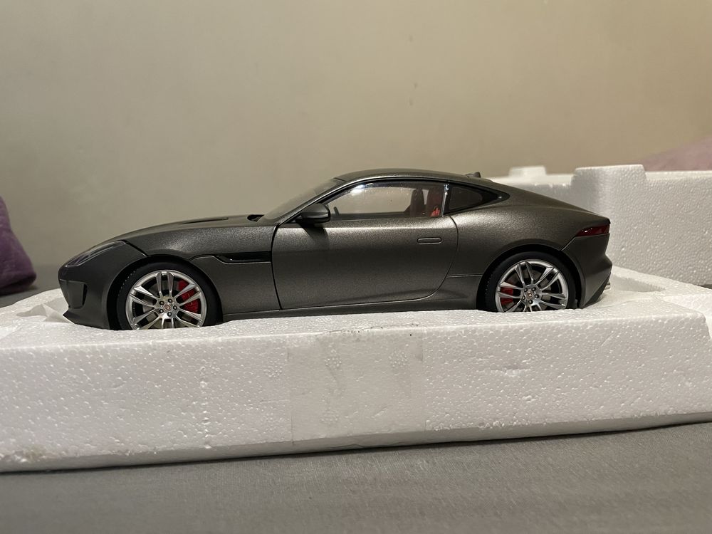 Jaguar F-type R 1:18 Autoart