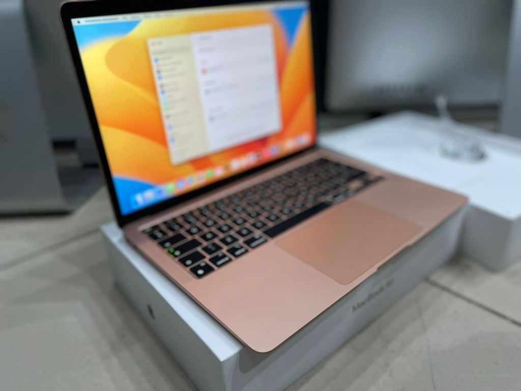 MACBOOK AIR m1 A2337 Rose Gold igla 110cykli z salonu

w zestawie: pud