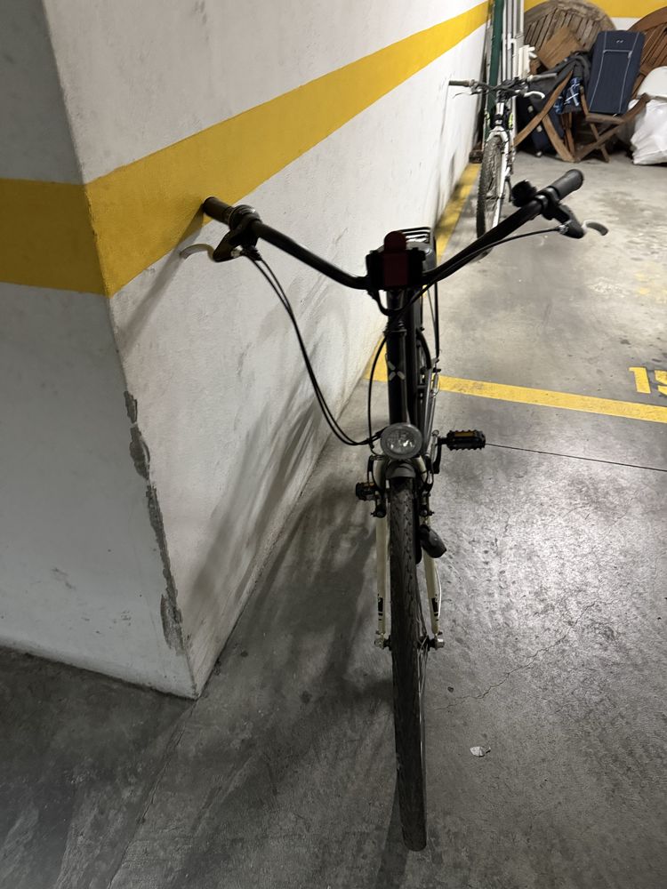 Bicicleta de senhora muito confortavel