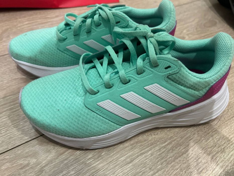 Женские кроссовки Adidas Galaxy 6