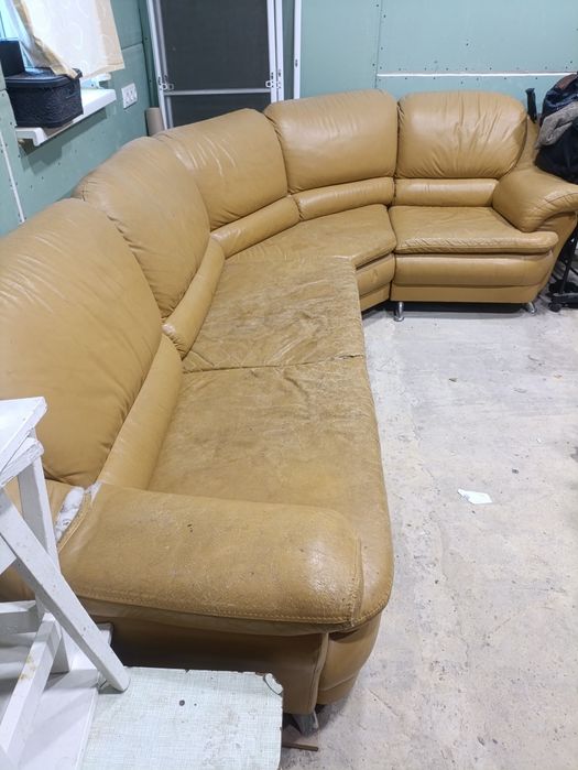 Диван угловой кожаный, кровать