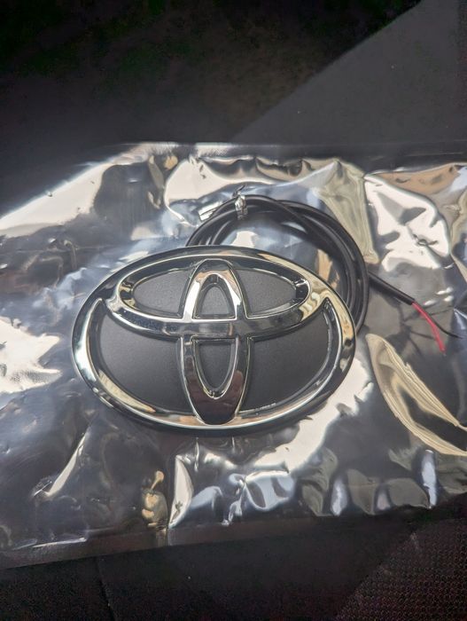 Емблема тойота toyota світиться led