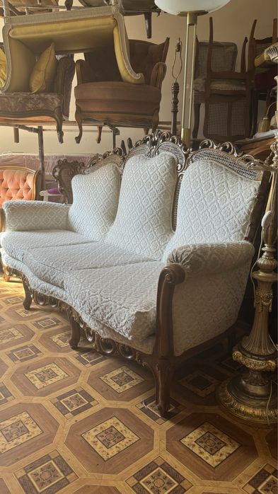 Диван с резным декором, барокко, Италия