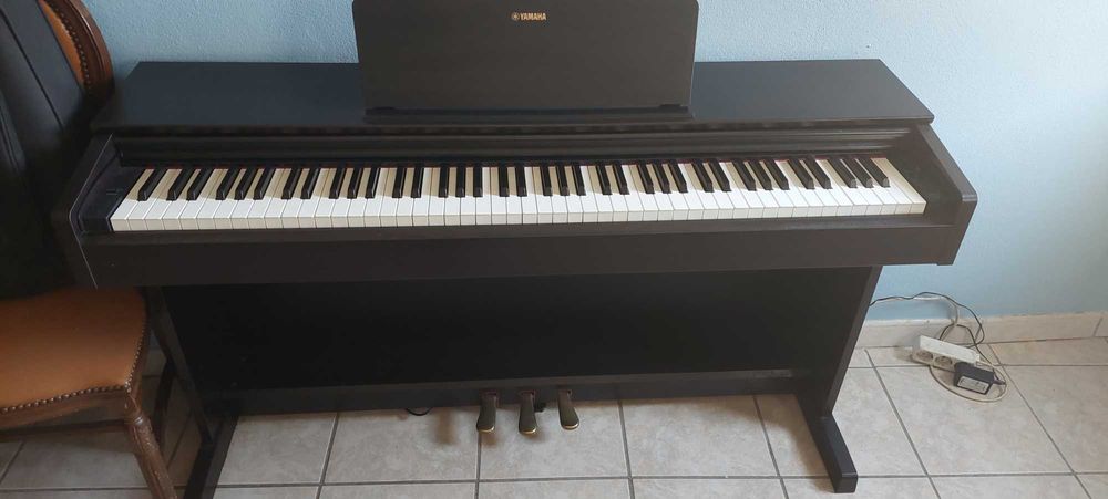 Yamaha YDP-103 R Arius