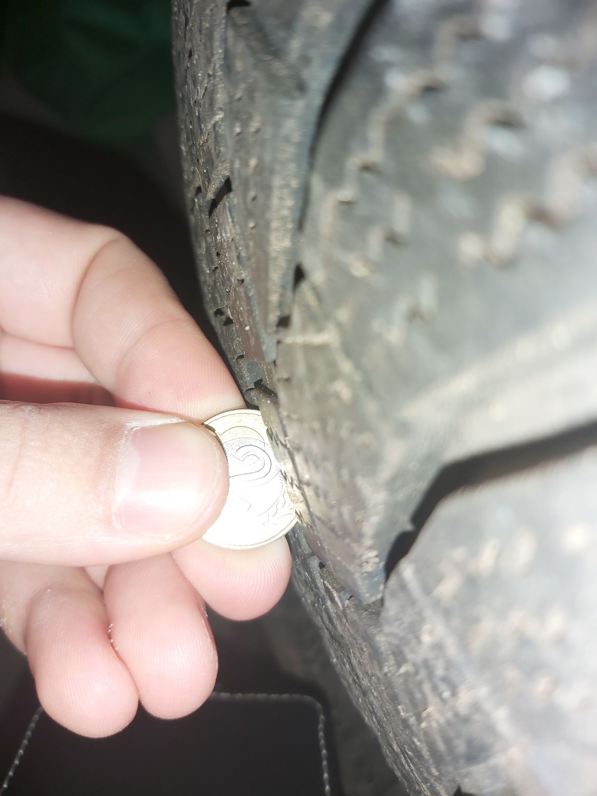 Opony zimowe 205/60/16 Hankook Winter icepy evo2