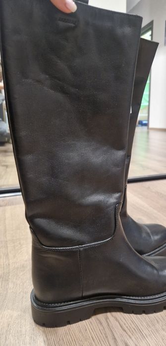 Продам жіночі чоботи 37 розм Massimo Dutti  з оригінального сайту.