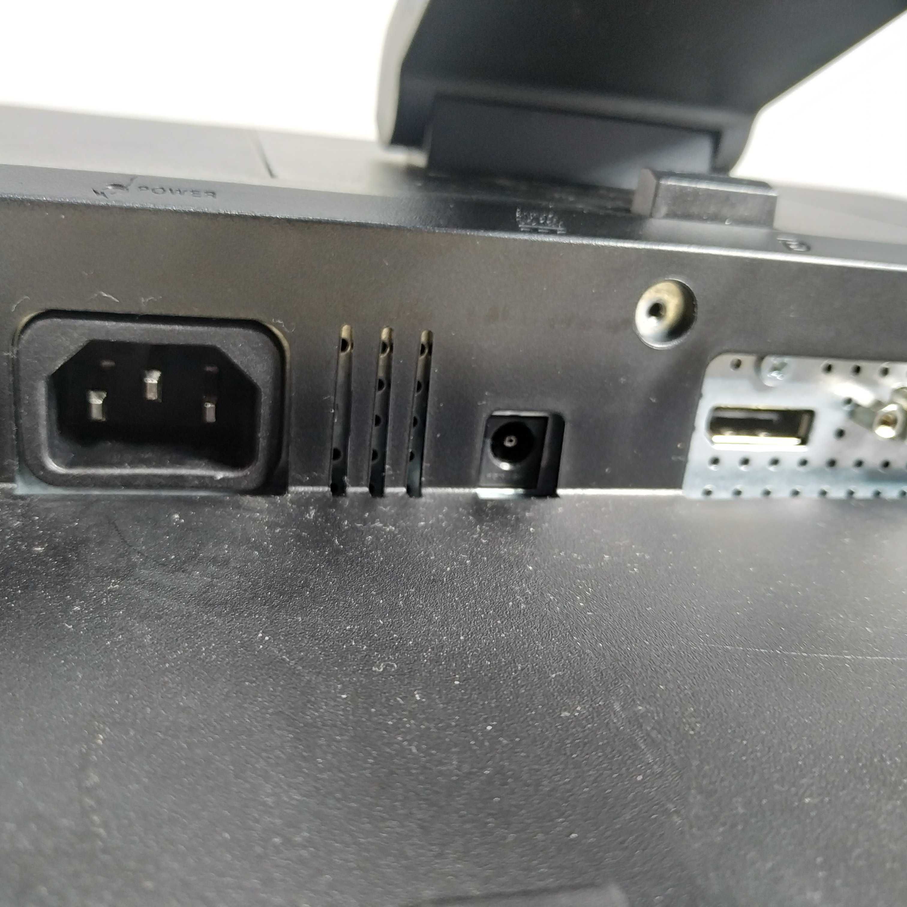 Монітор б/в 22" Dell P2210f (TN / 1680x1050 / DP / DVI / VGA