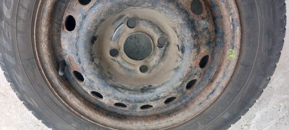 Opony zimowe, sztuk 4 ,całe koła ,185/60R14