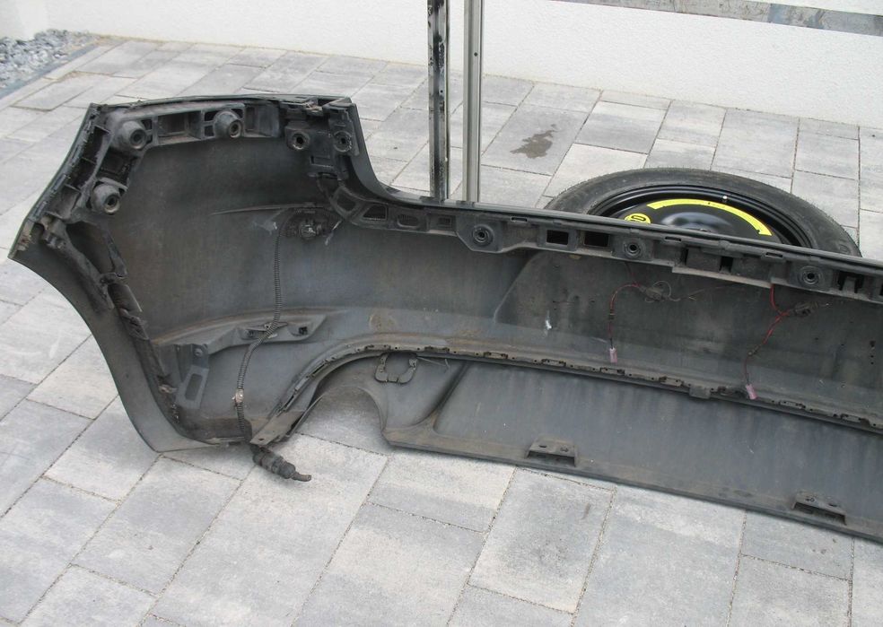 VW Golf VI 6 GTI GTD zderzak tył 4x PDC kolor LA9W