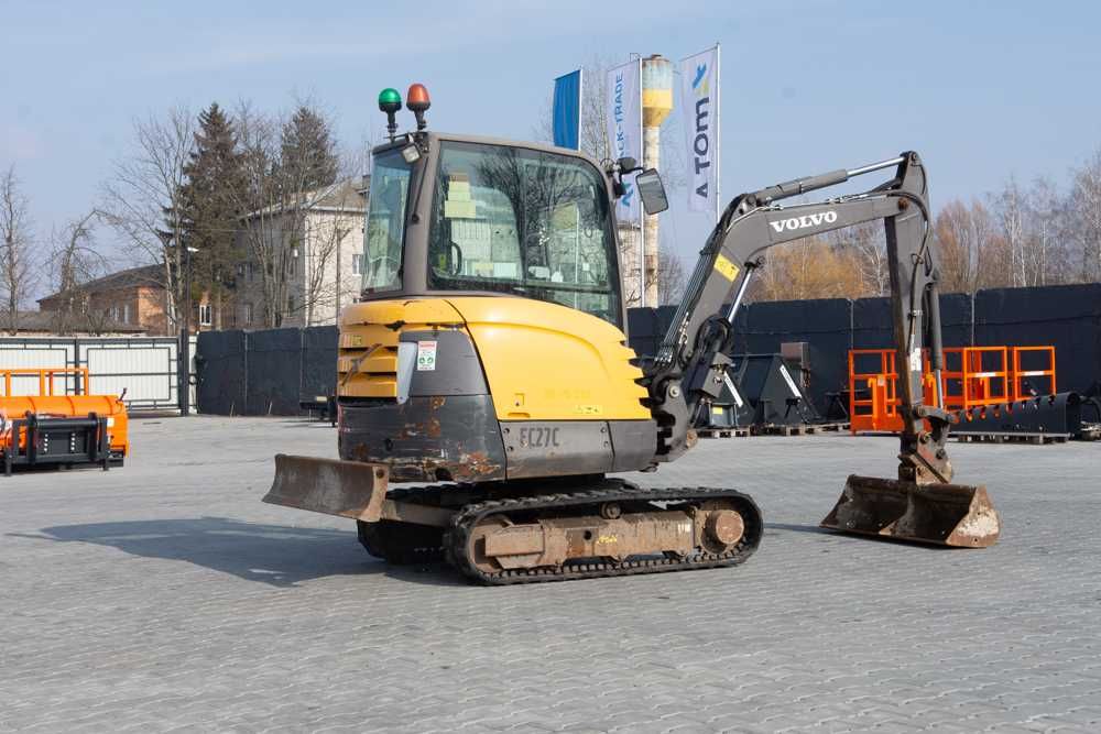 Екскаватор Volvo EC27C 2015