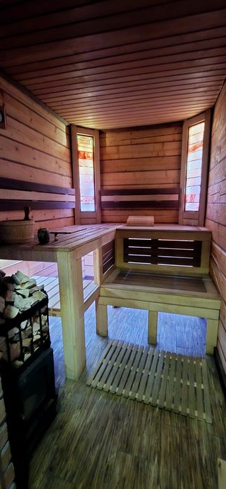 Будинок з басейном,  сауною, 15 соток землі