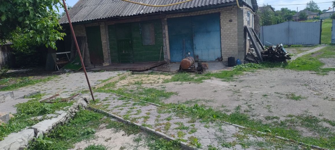 Продется дом з усіма удобствами