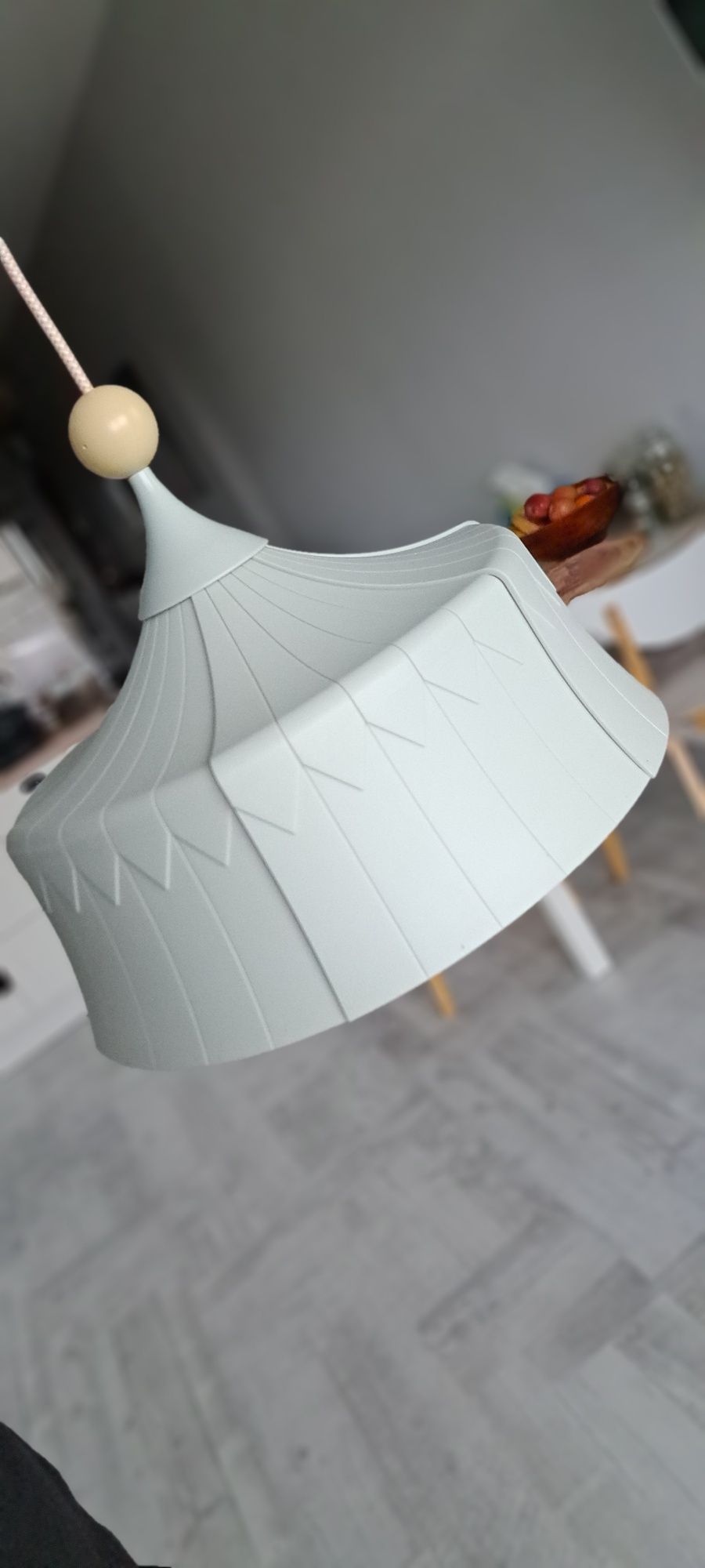Lampa wisząca Ikea Trollbo do pokoju dziecięcego