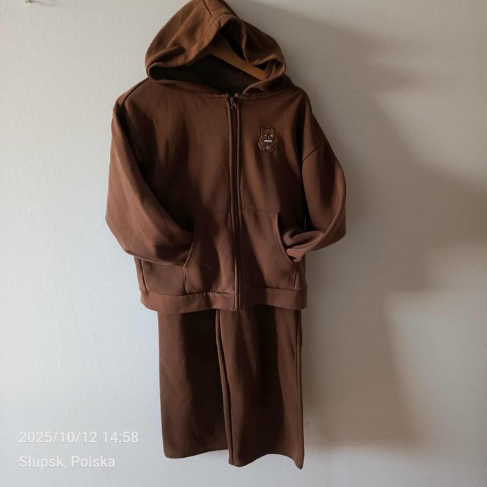 Reserved Dres komplet bluza spodnie roz 152