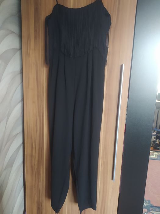 Kombinezon długi Asos wieczorowy z ozdobnymi frędzlami