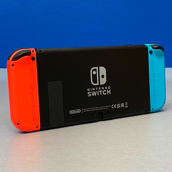 Nintendo Switch V2 (Neon Blue/Red) + Jogos