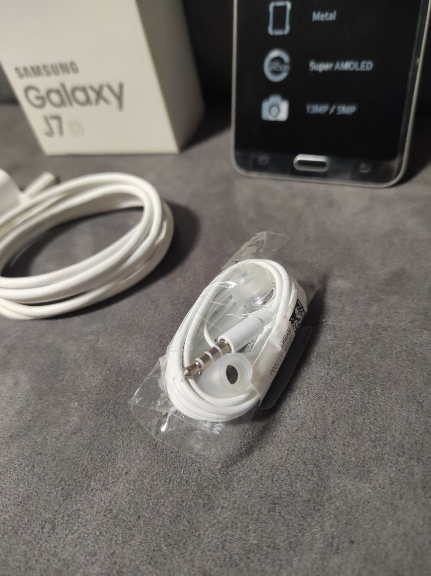 Telemóvel Samsung Galaxy J7 16GB