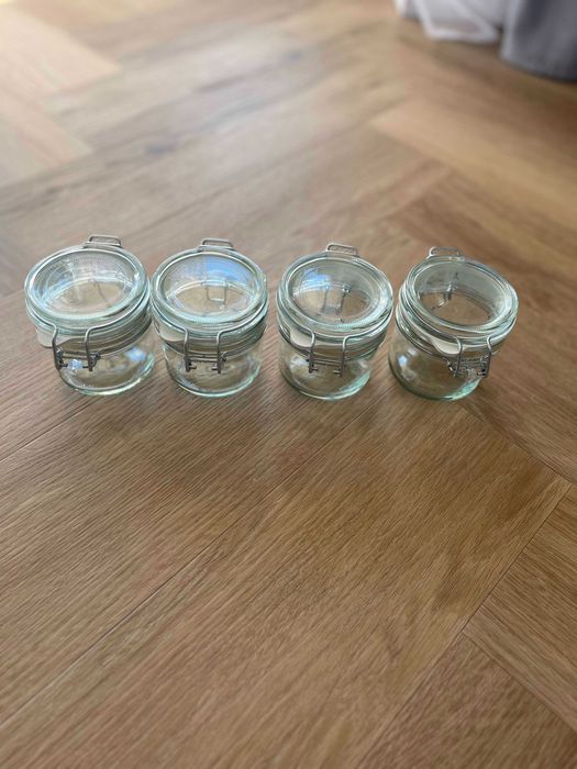 Nowe, słoiczki zestaw 4 sztuk, 200 ml każdy, hermetyczne zamknięcie