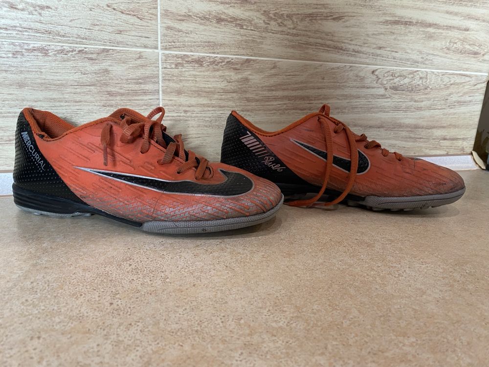 Сороконіжки nike 37 розмір