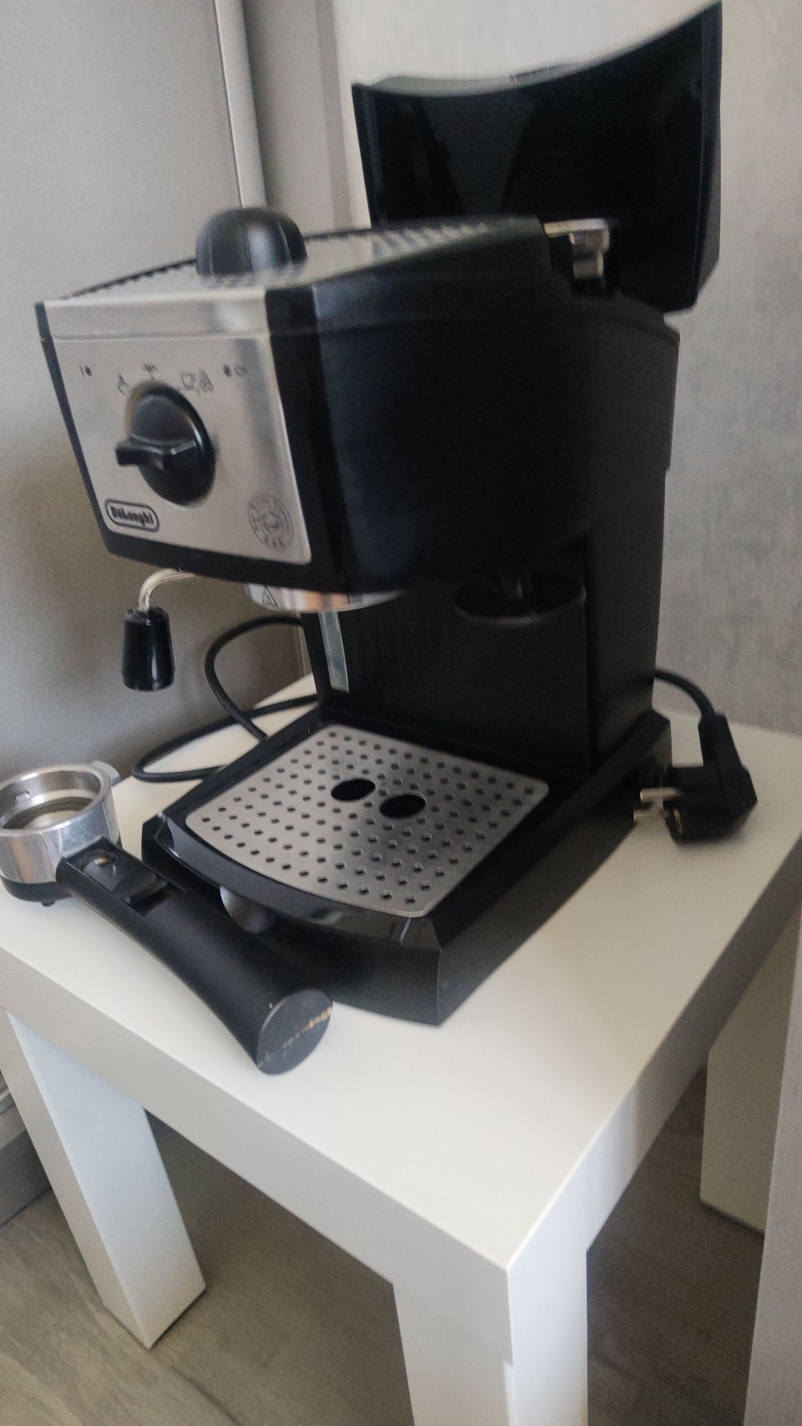 Ekspres De'Longhi EC 156.B Czarny