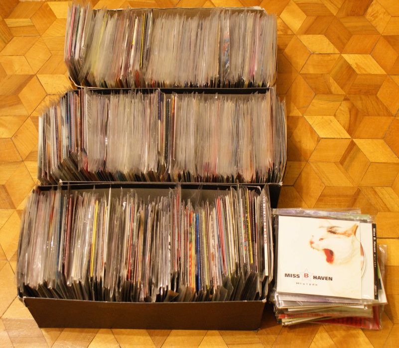 Kilkaset sztuk oryginalnych płyt CD ok.600